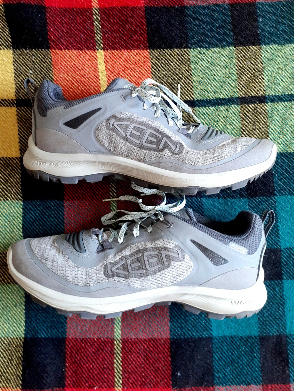 KEEN Womenโs Gray Sneaker Hiking Shoe Waterproof